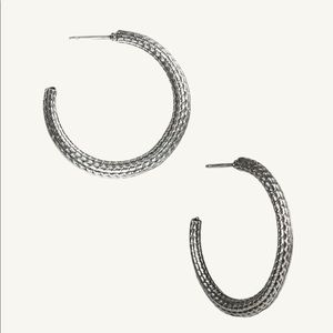 ** Patricia Nash **Textured Knife Edge Hoop Earrings
Not So Basics